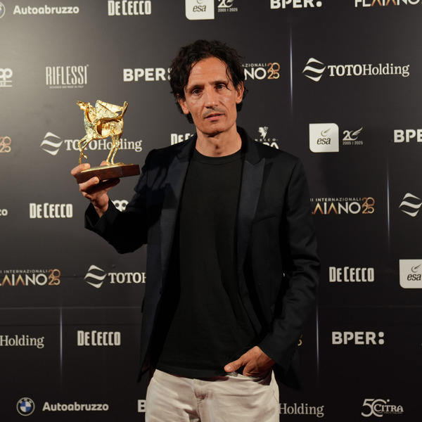 Loris Lai, vincitore del Concorso Opera prima e seconda del Flaiano Film Festival con il film I bambini di Gaza - Sulle onde della libertà